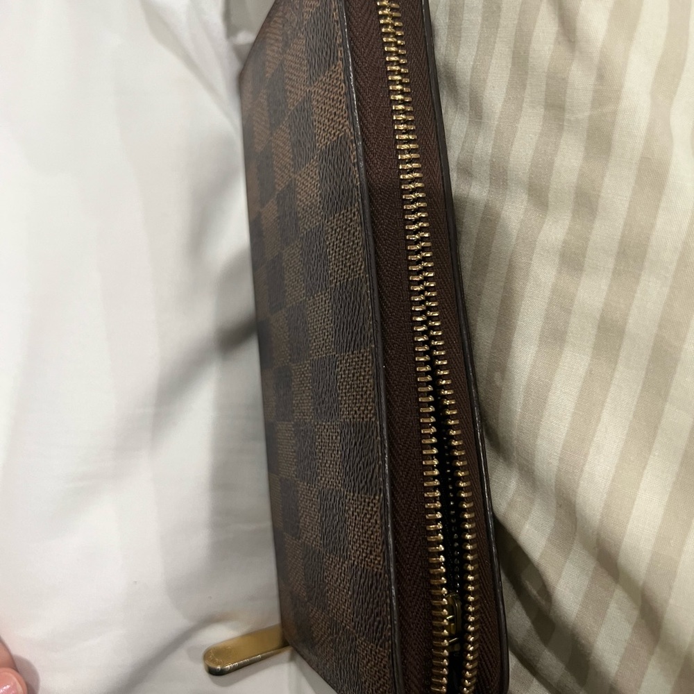Louis Vuitton Zippy Wallet - Picture 7 of 9